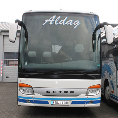 STD LA 100 / Reisebus