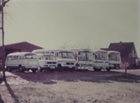 Diese Fahrzeuganzahl hat sich bis 1980 gehalten, dann kam ein 3. großer Bus hinzu, da immer mehr Ausflugsfahrten durchgeführt wurden.